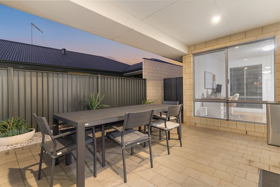 11 AUBURN WAY, Baldivis