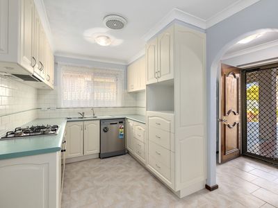 132 Treasure Road, Queens Park