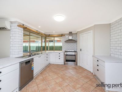 28 Haring Green, Atwell