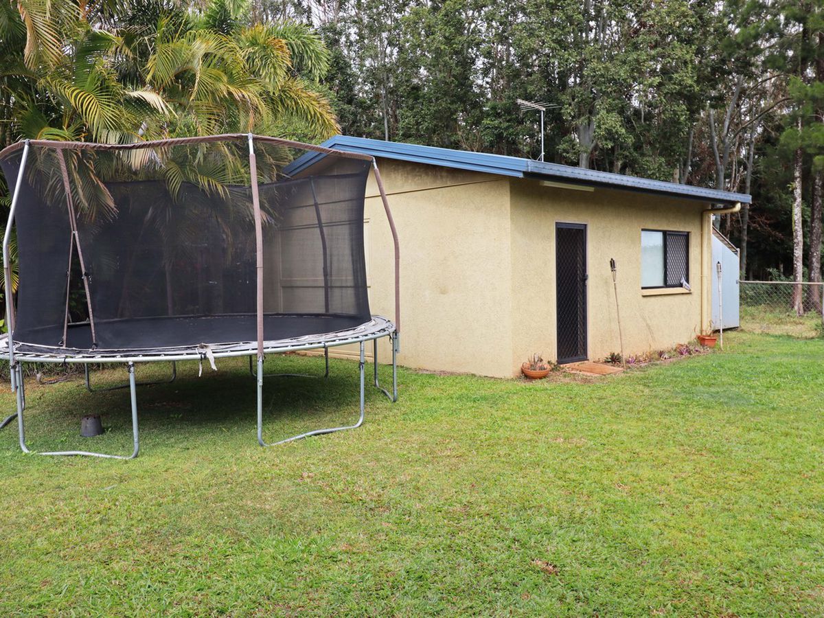11 DANZER DRIVE, Atherton