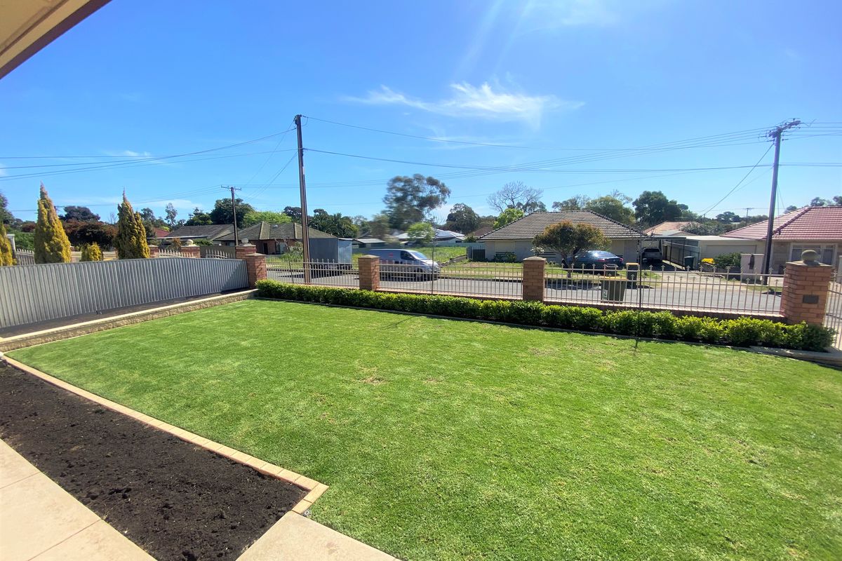 12 Kingsley Avenue, Pooraka