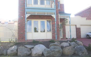 6 / 8-13 Adelaide Close, Berwick