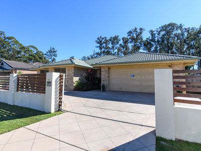 13 Waverley Park Cl, Oxenford