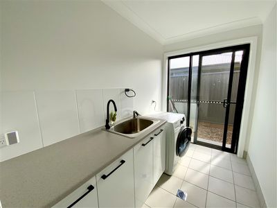 4 Livingston Boulevard, Forbes