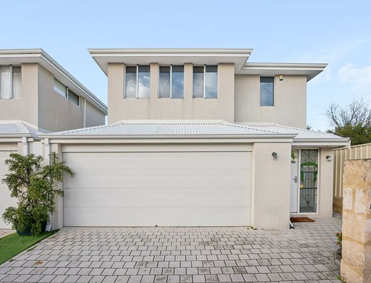 Coastal Living in a Quiet Coogee Cul-de-Sac