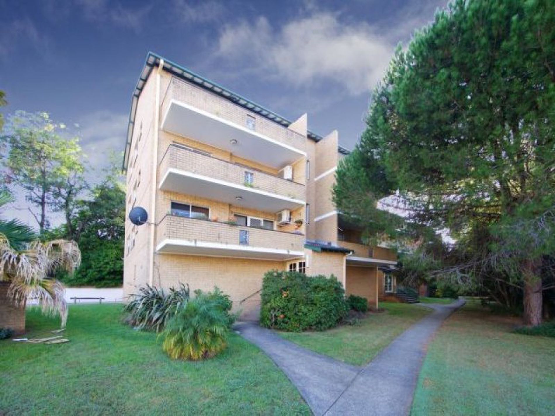 2 / 18 Bobart Street, Parramatta