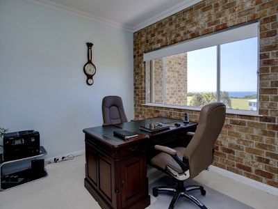 22 Glenelg Crescent, Red Head