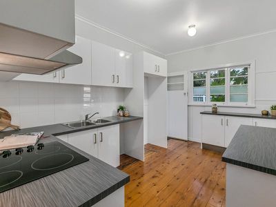 19 Hilltop Avenue, Annerley