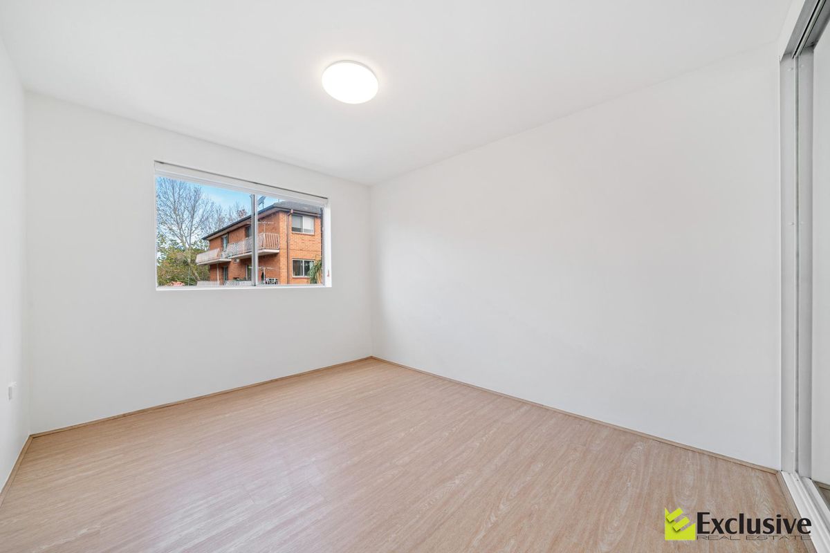 3 / 2 Macintosh Street, Mascot
