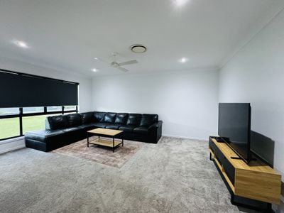 27 Bernborough Avenue, Moranbah