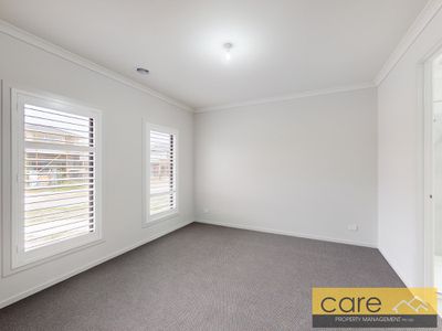 13 Creative Avenue, Clyde North