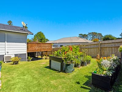 12 Downer Street, Helensville