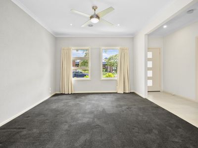 8 Bright Avenue, Epping