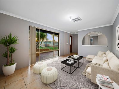 39 Lakemba Way, Waikiki