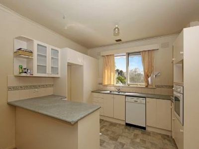 1 Bellevue Avenue, Burwood East