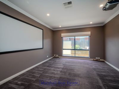 8 Newgain Cres, Carramar