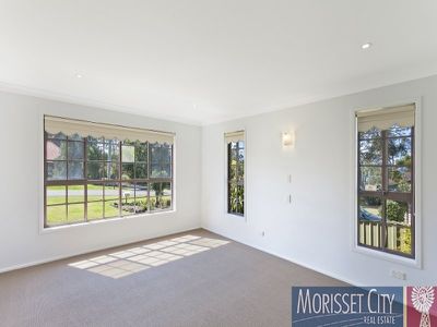 8 Park Avenue, Morisset Park