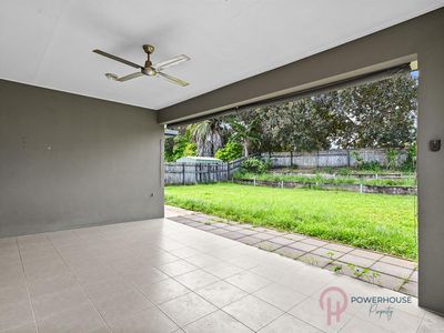 4 Mount Close, Edmonton