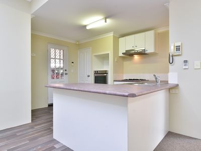 5 / 10 Siderno Rise, Hocking