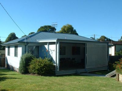 2 Stella Way, Lake Tabourie