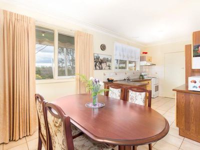 8 Thompson Court, Werribee