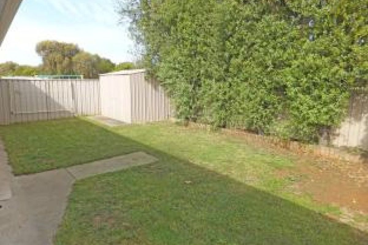 2 / 1 Corella Crescent, Kyabram