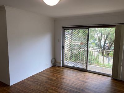8 / 15 Gilmore Street, Wollongong