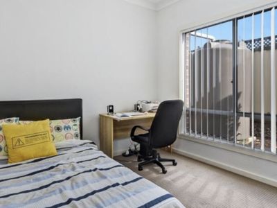 2 / 7 Bilbao Way, Point Cook