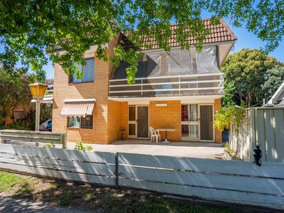 2 / 525 Cowper Street, Albury