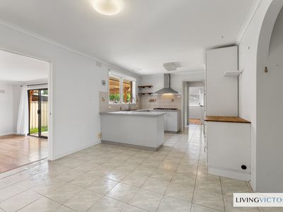 24 Glenmaggie Drive, St Albans