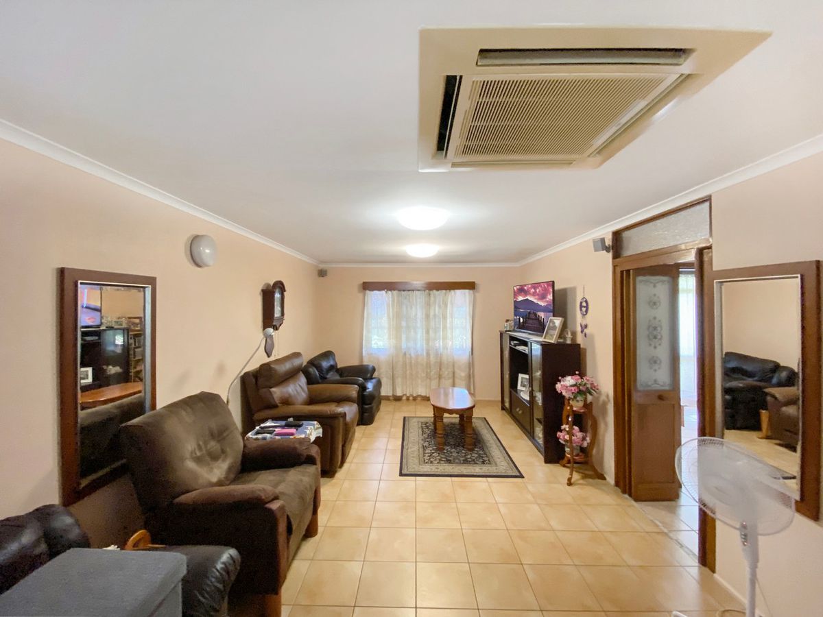 13 Pink Street, Atherton