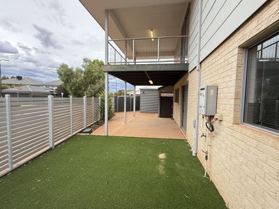 2 / 9 Kuwarra Lane, Karlkurla