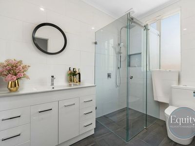 1 / 11 Leicester Ave, Mount Eliza