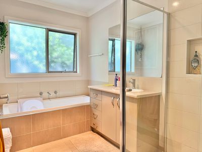 1147 Ison Road, Manor Lakes
