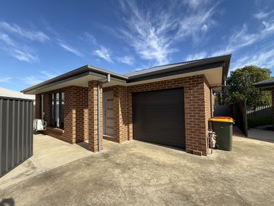 2 / 4 Capello Close, Griffith