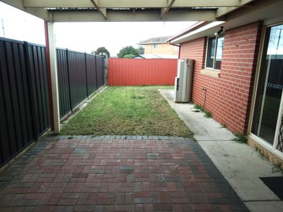 2 / 1 Narebar Street, Bell Park