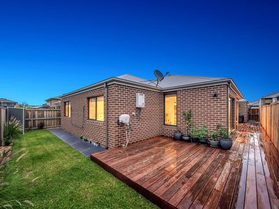 8 Kamala Road, Clyde North