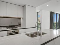 1012 / 9 Christie Street, South Brisbane