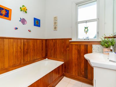 102 Preston Crescent, Belleknowes