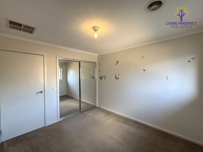 8 Turnstone Drive, Point Cook