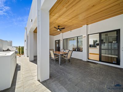 10 Tindal Avenue, Yangebup