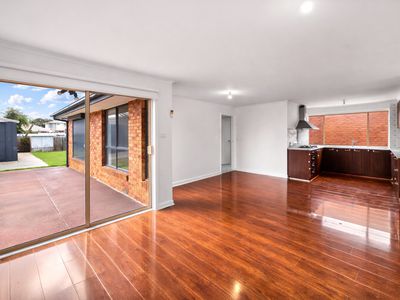 1 Greenshank Court, Werribee