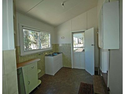 50 / Boyagarra, Brookton