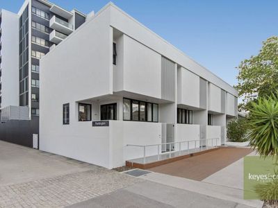 4 / 5 Kingsway Place, Townsville City