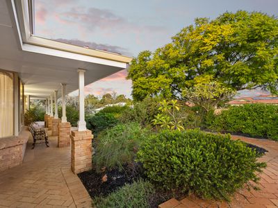 4 Parker Place, Winthrop