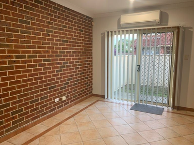 4 / 120 Green Valley Road, Green Valley