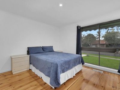 8 Dalray Close, Mill Park