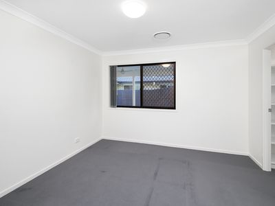 57 Admiral Crescent, Springfield Lakes