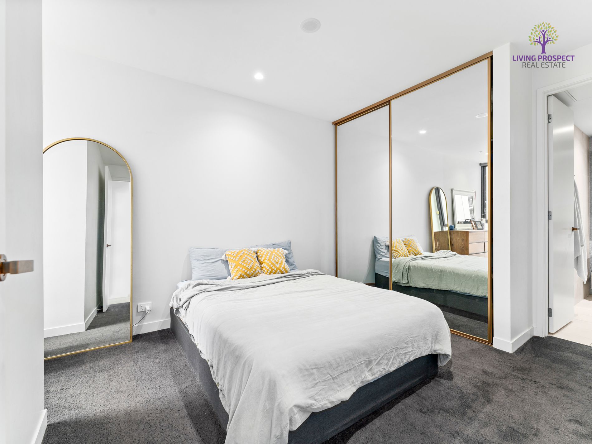 805 / 3 Tarver Street, Port Melbourne