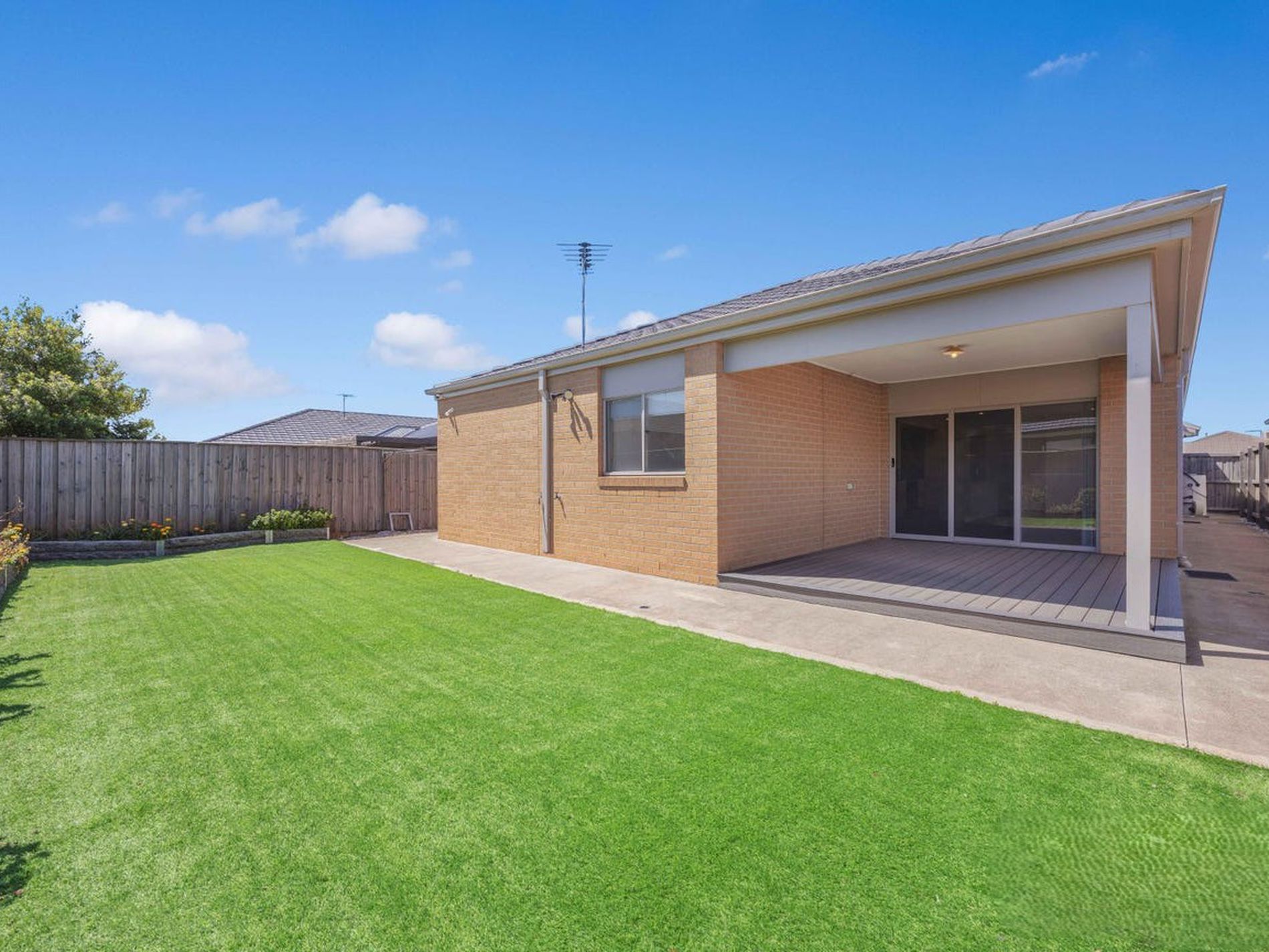 27 Rosewater Street, Manor Lakes